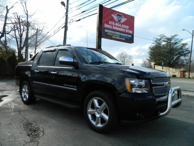 Chevrolet Avalanche 2011 photo 1