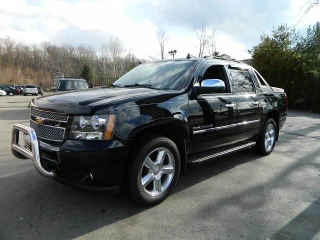 Chevrolet Avalanche 2011 photo 3