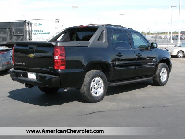 Chevrolet Avalanche 2011 photo 1