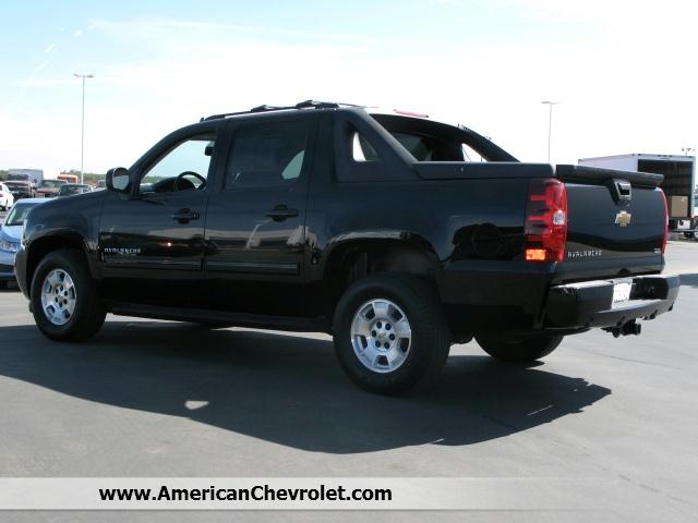 Chevrolet Avalanche 2011 photo 3