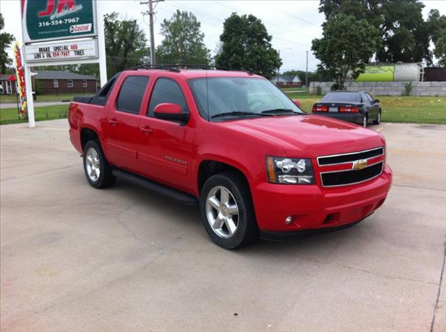 Chevrolet Avalanche 2011 photo 1