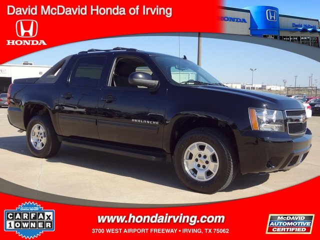 Chevrolet Avalanche 2011 photo 2