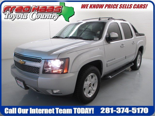 Chevrolet Avalanche 2011 photo 2