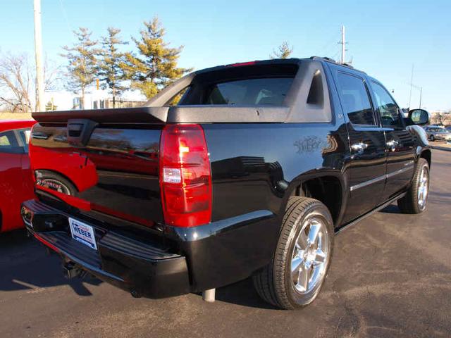 Chevrolet Avalanche 2011 photo 3