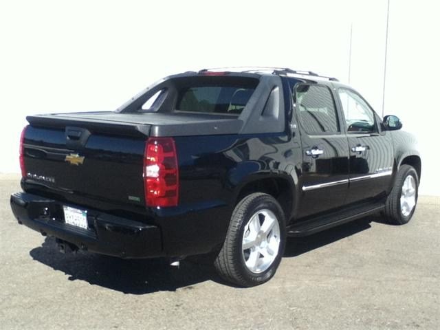 Chevrolet Avalanche 2011 photo 3