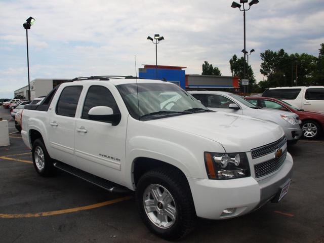 Chevrolet Avalanche 2011 photo 3