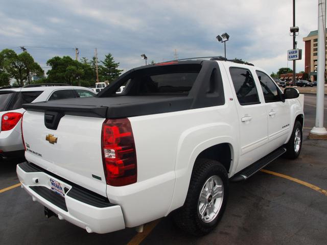 Chevrolet Avalanche 2011 photo 5