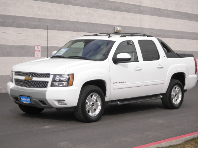 Chevrolet Avalanche 2011 photo 1