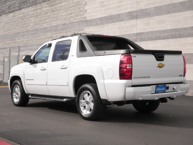 Chevrolet Avalanche 2011 photo 4