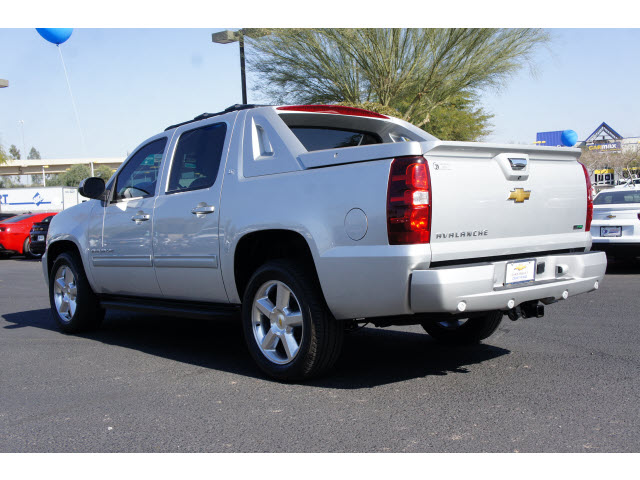 Chevrolet Avalanche 2011 photo 1