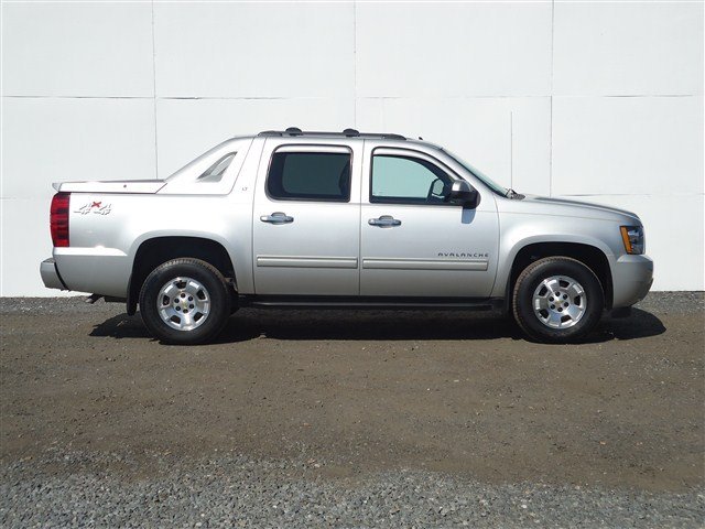 Chevrolet Avalanche 2011 photo 1