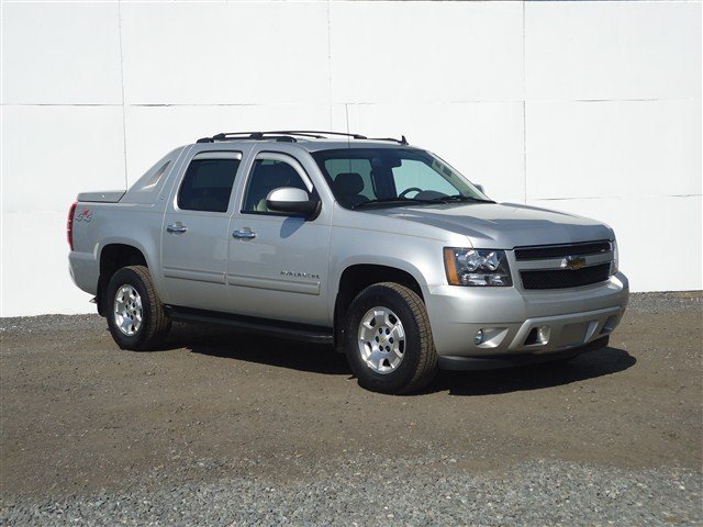 Chevrolet Avalanche 2011 photo 4