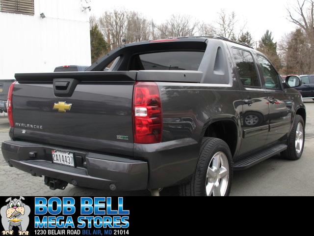 Chevrolet Avalanche 2011 photo 1