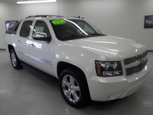 Chevrolet Avalanche 2011 photo 3