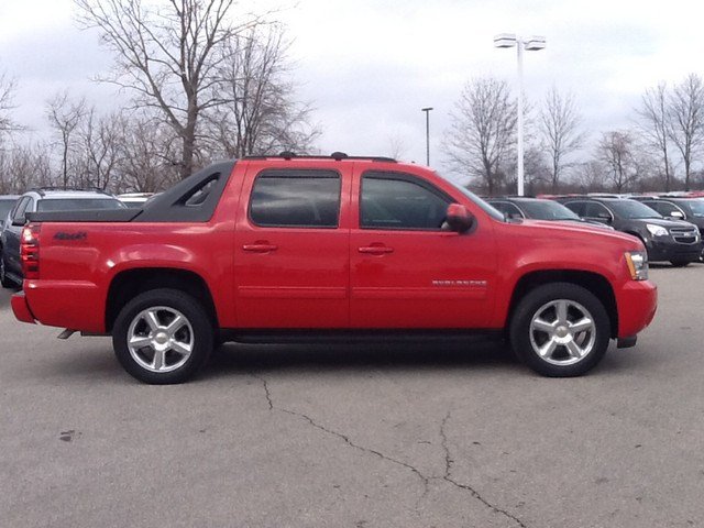 Chevrolet Avalanche 2011 photo 4