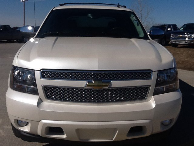 Chevrolet Avalanche 2011 photo 2