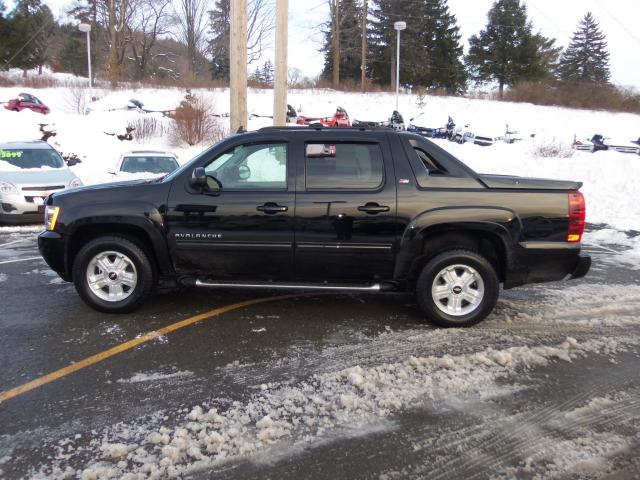 Chevrolet Avalanche 2011 photo 3