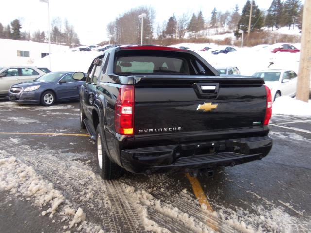 Chevrolet Avalanche 2011 photo 4