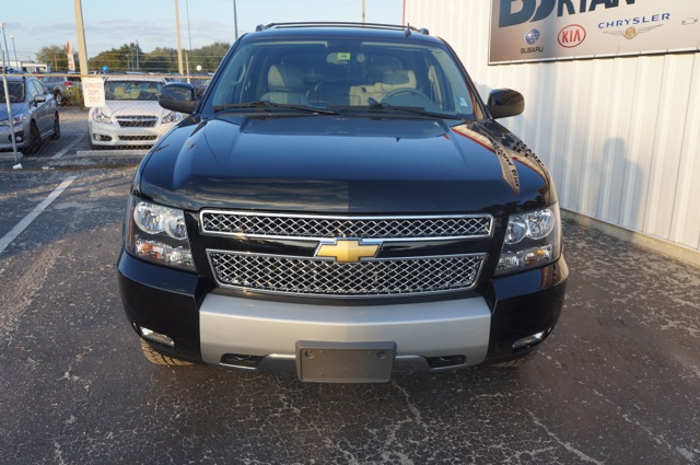 Chevrolet Avalanche 2011 photo 2