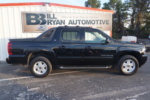 Chevrolet Avalanche 2011 photo 4