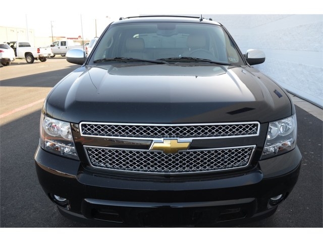 Chevrolet Avalanche 2011 photo 2