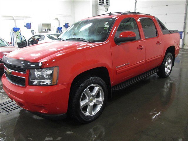 Chevrolet Avalanche 2011 photo 2