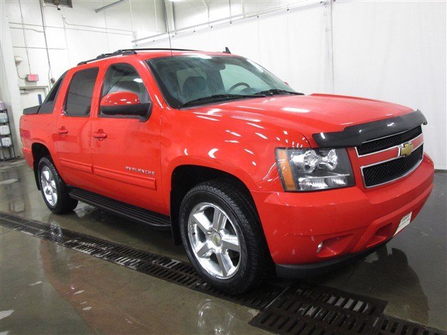 Chevrolet Avalanche 2011 photo 3