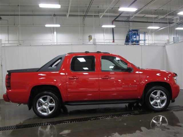 Chevrolet Avalanche 2011 photo 5