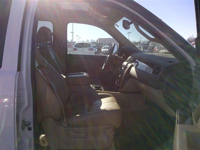 Chevrolet Avalanche 2011 photo 4