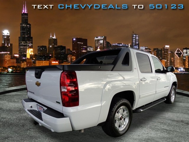 Chevrolet Avalanche 2011 photo 2