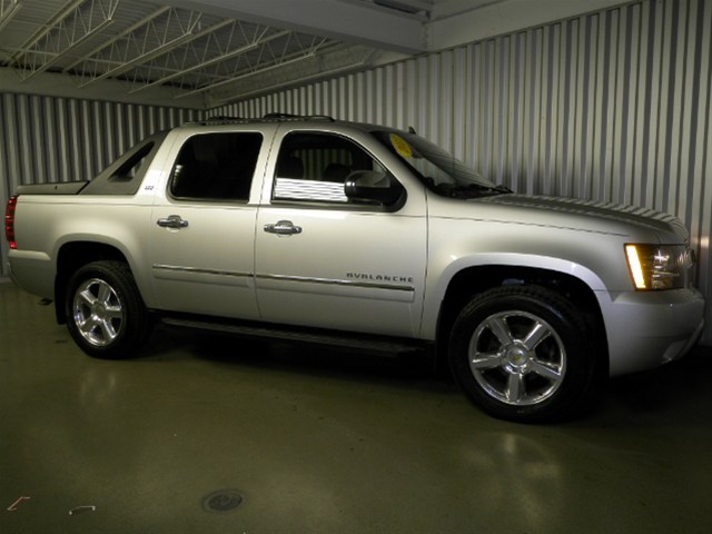 Chevrolet Avalanche 2011 photo 5