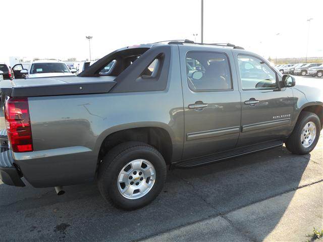 Chevrolet Avalanche 2011 photo 3