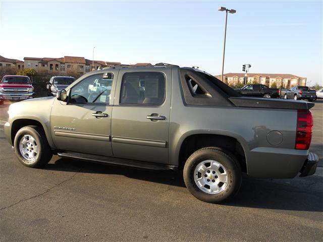 Chevrolet Avalanche 2011 photo 4