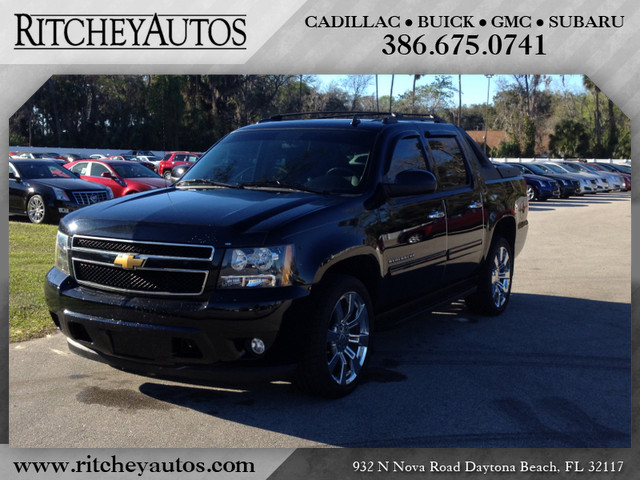 Chevrolet Avalanche 2012 photo 2