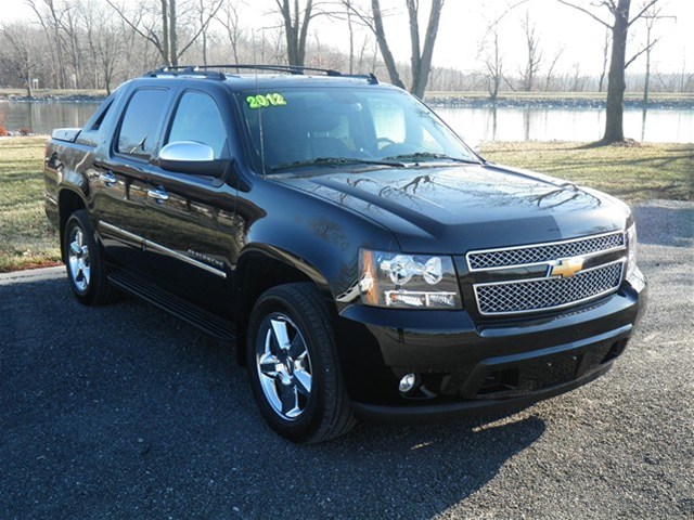 Chevrolet Avalanche 2012 photo 2