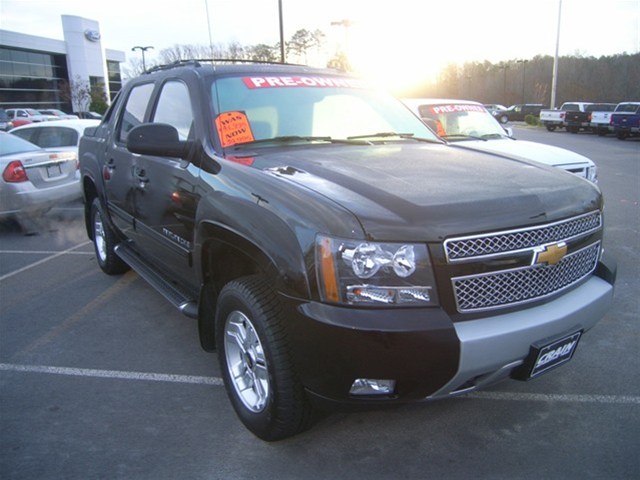 Chevrolet Avalanche 2012 photo 2