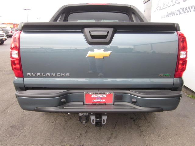 Chevrolet Avalanche 2012 photo 2