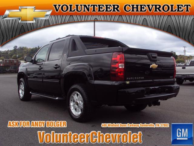 Chevrolet Avalanche 2012 photo 2