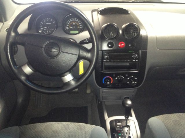 Chevrolet Aveo 2004 photo 3