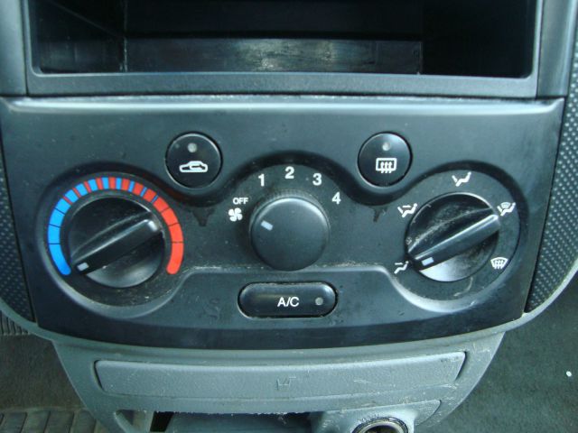 Chevrolet Aveo 2004 photo 14