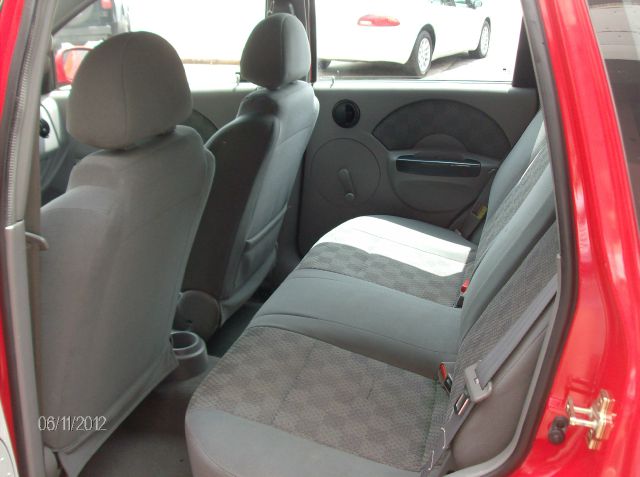 Chevrolet Aveo 2004 photo 2