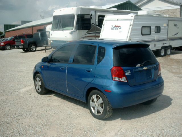 Chevrolet Aveo 2004 photo 2