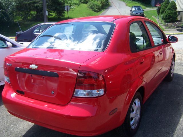 Chevrolet Aveo 2004 photo 2