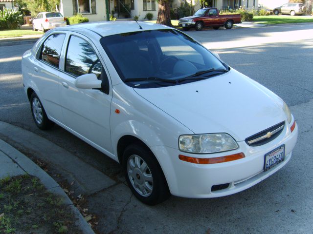 Chevrolet Aveo 2004 photo 2