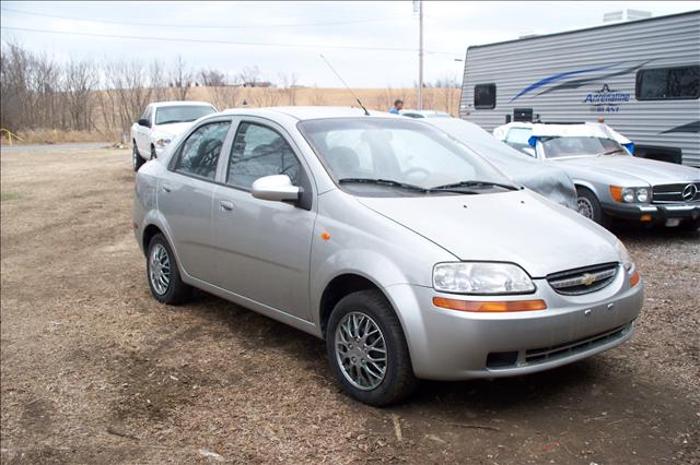 Chevrolet Aveo 2004 photo 2