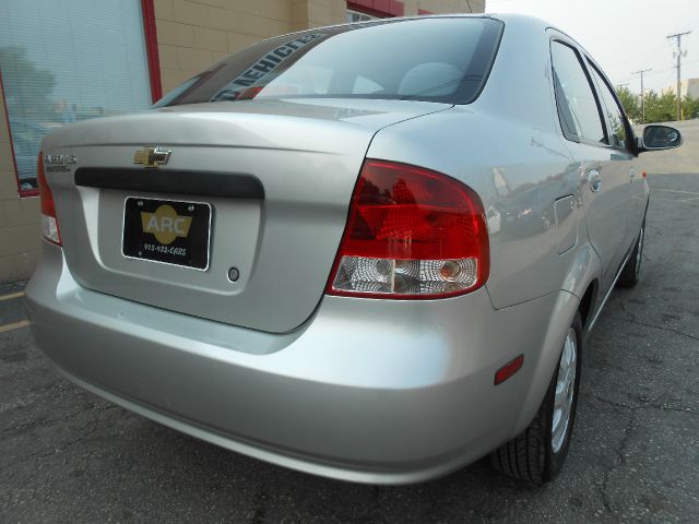 Chevrolet Aveo 2004 photo 2