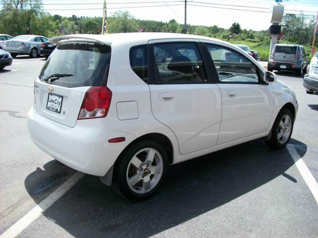 Chevrolet Aveo Slt2500crew Hatchback