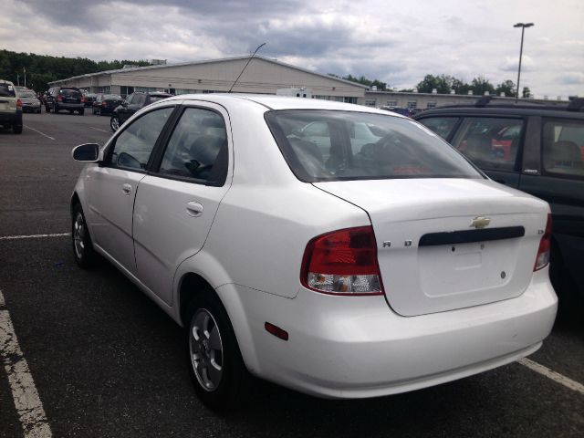 Chevrolet Aveo 3.2 Sedan 4dr Sedan