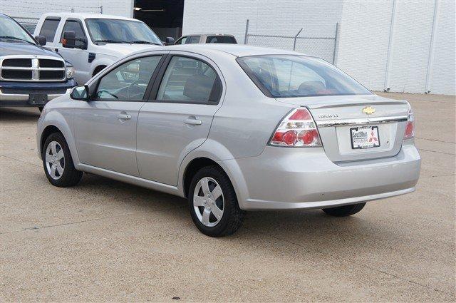 Chevrolet Aveo 2010 photo 3