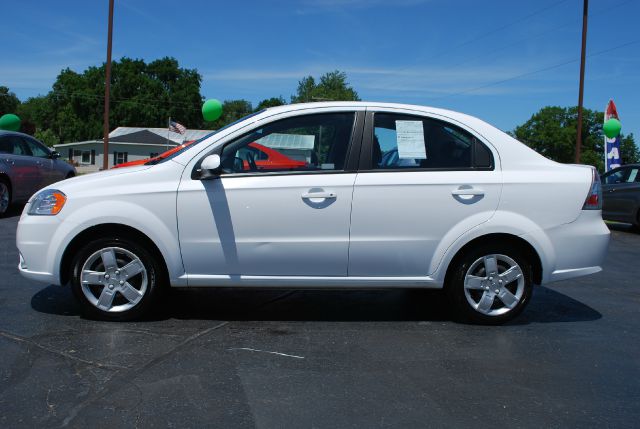 Chevrolet Aveo 2011 photo 2